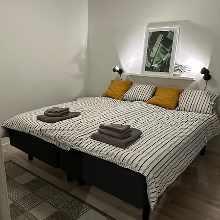 Modern Two-room Flat With Balcony Near Metro *