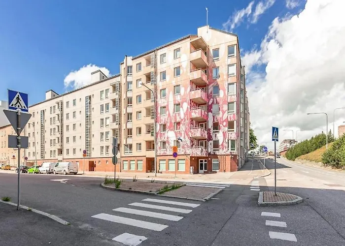 Comfortable And Modern - In A Good Location *