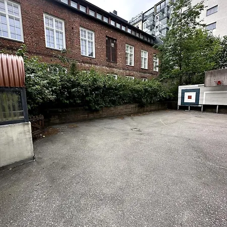 Modern Two-room Flat With Balcony Near Metro * Helsinki