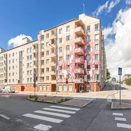 Modern Two-room Flat With Balcony Near Metro *